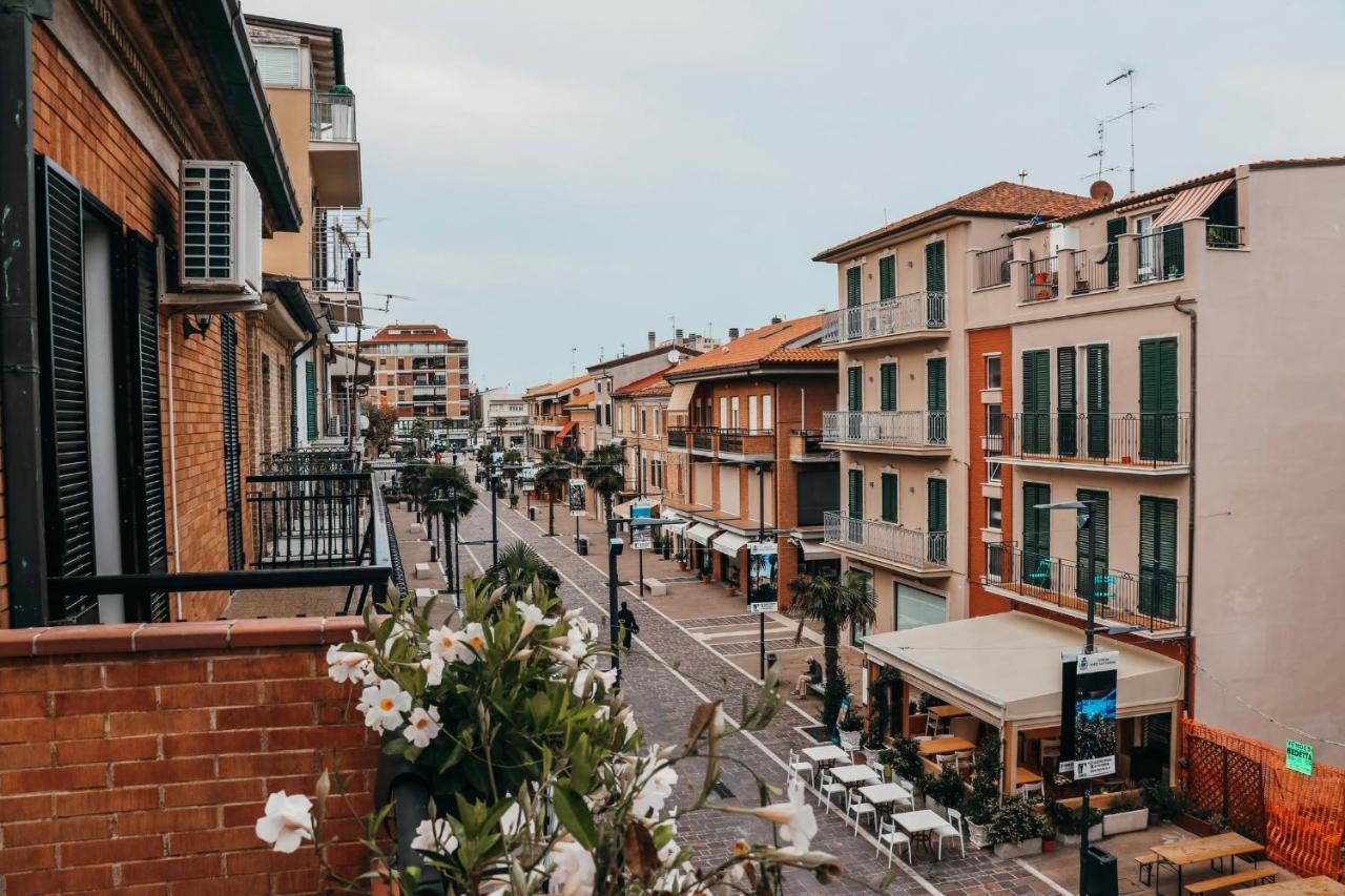 Battisti 56 Hotel Porto SantʼElpidio Kültér fotó