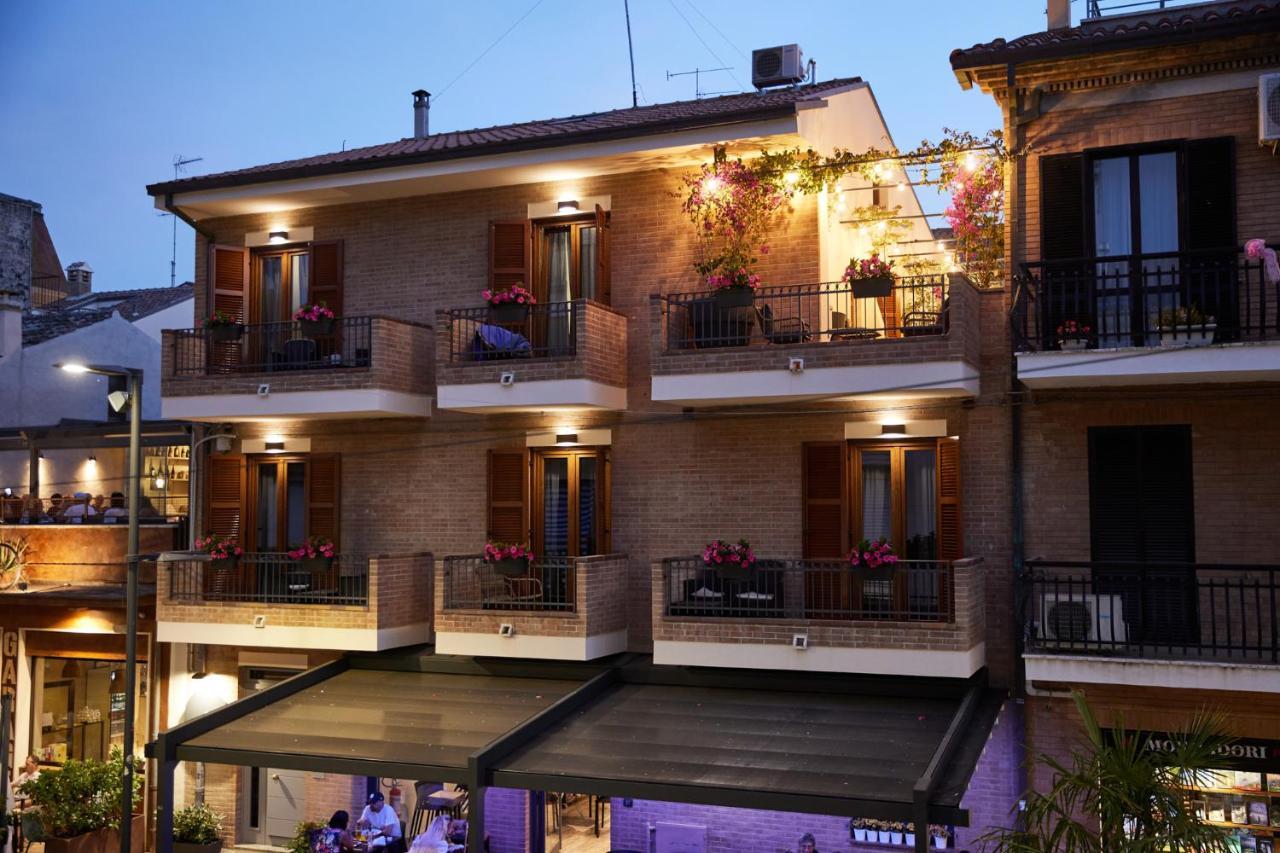 Battisti 56 Hotel Porto SantʼElpidio Kültér fotó